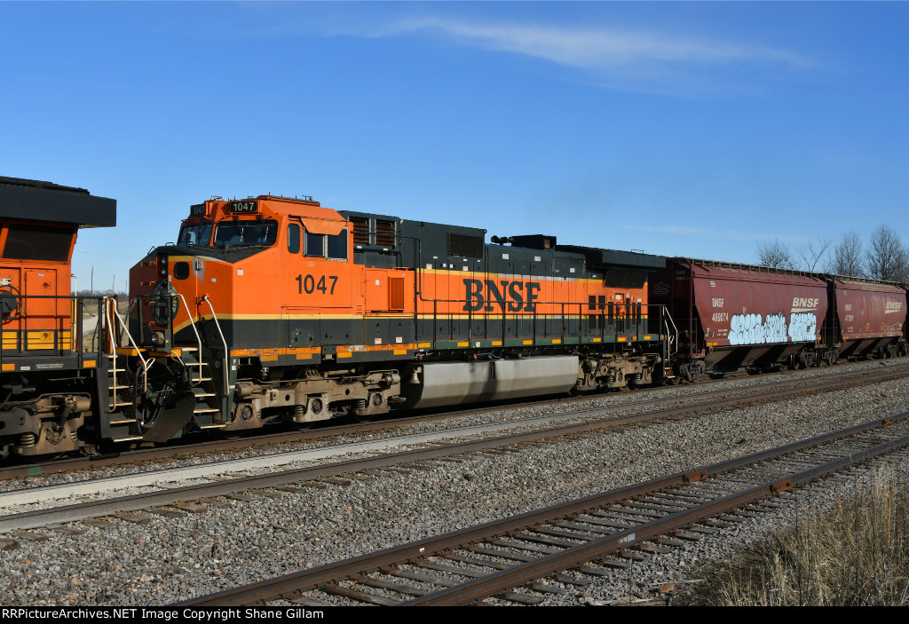 BNSF 1047 Roster shot